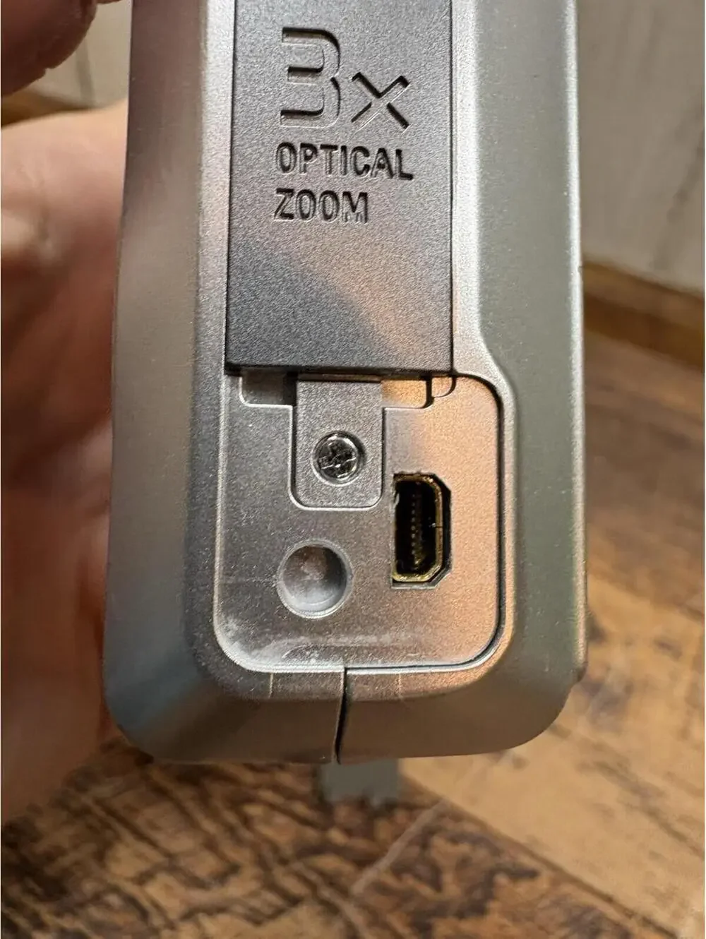 Sony Cyber-shot DSC-S650 7.2MP Digital Camera Silver 3X Optical Zoom FOR PARTS